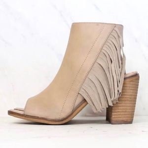 VERY VOLATILE FRINGE BOOTS